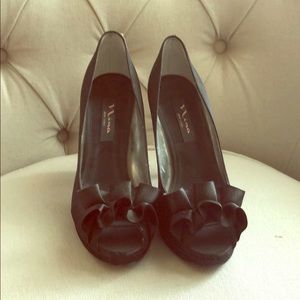 Nina satin heels size 8M/38